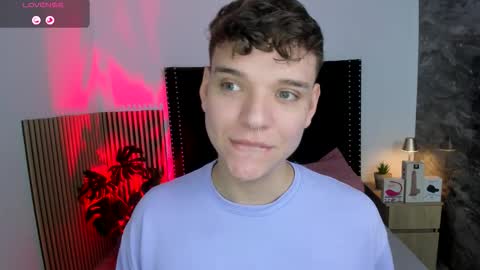 Snapshot of naughty_twink_ chatting on October 15, 11:51 am Noah online show from October 15, 11:51 am