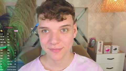 Snapshot of naughty_twink_ chatting on October 8, 4:28 am Noah online show from October 8, 4:28 am