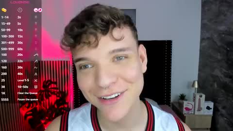 Snapshot of naughty_twink_ chatting on October 16, 12:02 pm Noah online show from October 16, 12:02 pm