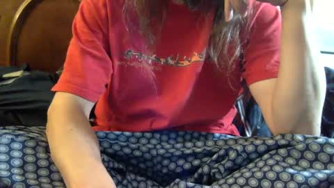 needs2hands2 online show from September 21, 6:02 am