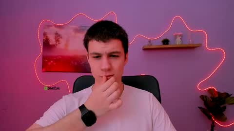 neo_raze_ online show from April 25, 6:49 pm