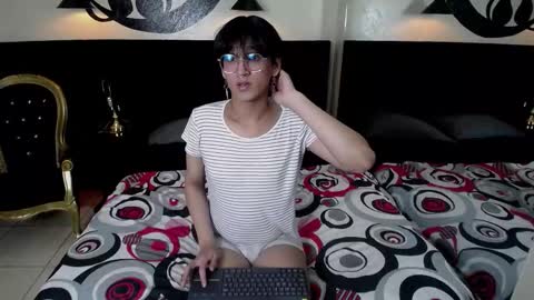 NeonAdonis online show from October 13, 12:44 pm