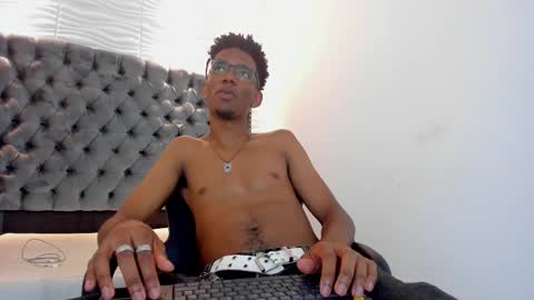 Snapshot of nero_reyd chatting on September 20, 8:20 pm Nero online show from September 20, 8:20 pm