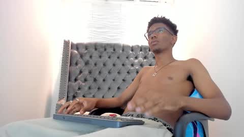 Snapshot of nero_reyd chatting on September 22, 7:24 pm Nero online show from September 22, 7:24 pm