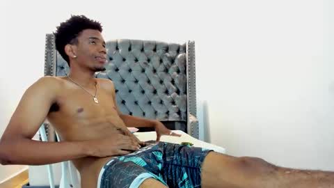 Snapshot of nero_reyd chatting on October 17, 7:51 pm Nero online show from October 17, 7:51 pm