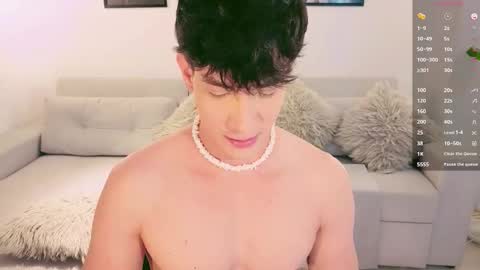 Snapshot of neythan__blaze chatting on October 29, 10:56 pm online show from October 29, 10:56 pm