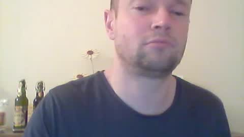 nick1990b online show from February 25, 5:58 pm