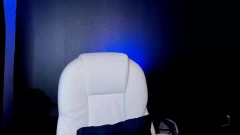 Snapshot of nick_fenix chatting on October 18, 5:34 am nick fenix online show from October 18, 5:34 am