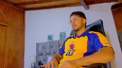 nick_moss_ online show from March 10, 10:54 am