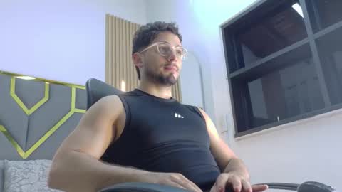 nick_moss_ online show from February 23, 11:01 am