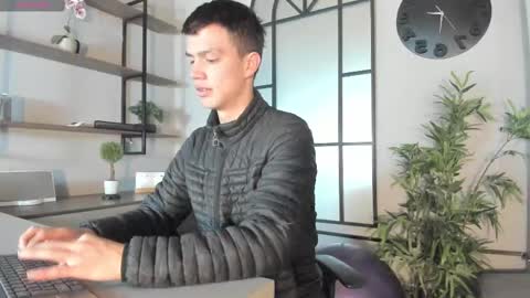 Snapshot of nick_torn chatting on September 19, 12:49 pm Nick online show from September 19, 12:49 pm