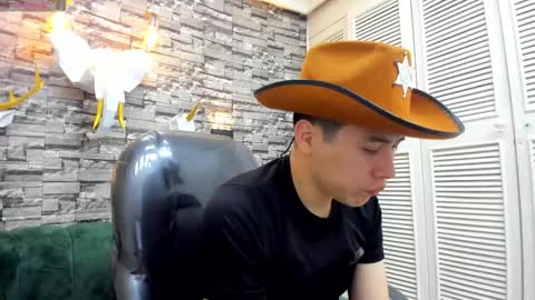 Nickk Wolff online show from December 3, 5:02 am