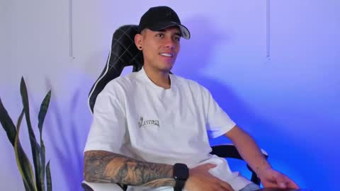 Snapshot of nickyblazze_ chatting on September 23, 2:05 pm Nicky online show from September 23, 2:05 pm