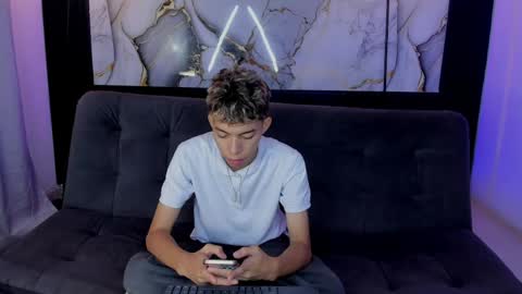 nico_naughtyboy online show from June 2, 12:55 am