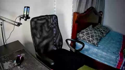 nicolas and alexa online show from March 7, 5:49 am