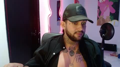 Snapshot of nicolas_torres99 chatting on December 26, 2:33 am nicolas online show from December 26, 2:33 am