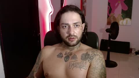 Snapshot of nicolas_torres99 chatting on January 3, 1:59 am nicolas online show from January 3, 1:59 am