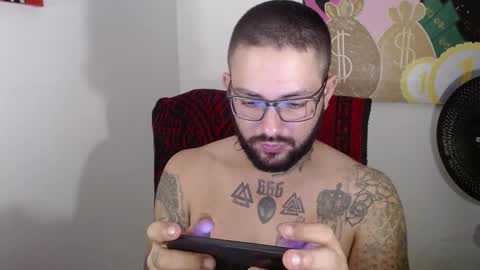 Snapshot of nicolas_torres99 chatting on February 6, 4:21 am nicolas online show from February 6, 4:21 am