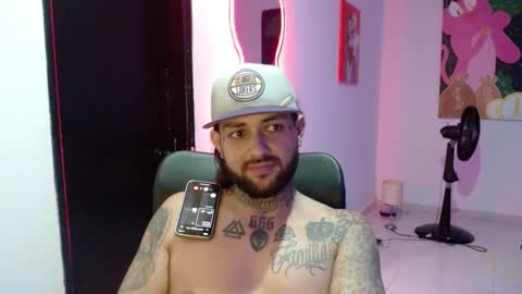 Snapshot of nicolas_torres99 chatting on December 10, 4:02 am nicolas online show from December 10, 4:02 am