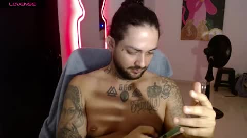 Snapshot of nicolas_torres99 chatting on January 16, 2:41 am nicolas online show from January 16, 2:41 am