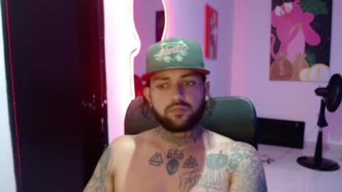 Snapshot of nicolas_torres99 chatting on December 16, 2:25 am nicolas online show from December 16, 2:25 am