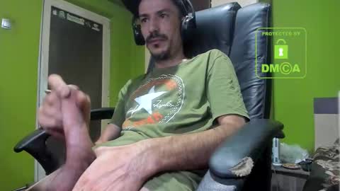 Snapshot of nicolasguy chatting on October 18, 6:18 am L. Nicolas online show from October 18, 6:18 am