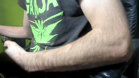 L. Nicolas online show from April 21, 5:35 am