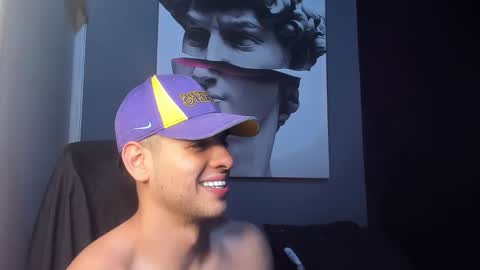 Snapshot of nicolasmuscle chatting on October 15, 3:47 am Andres online show from October 15, 3:47 am