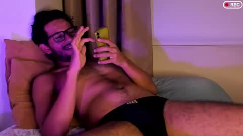 nicolasrodrii online show from September 12, 2:11 am