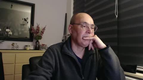 nightkeeper63 online show from May 1, 11:40 pm