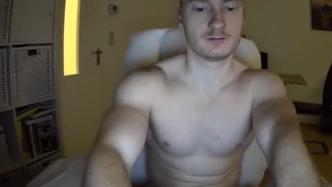 niklas_g online show from February 3, 6:02 pm