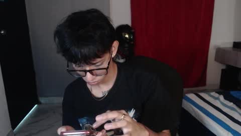 Snapshot of niklaus_wolf chatting on October 1, 2:15 am niklaus_wolf online show from October 1, 2:15 am