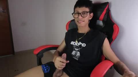 niklaus_wolf online show from April 17, 5:32 am