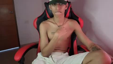 niklaus_wolf online show from April 22, 6:45 pm