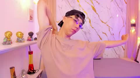    online show from March 29, 4:23 am