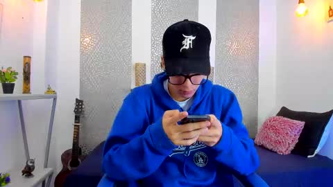 Snapshot of nikolay_gregori chatting on March 3, 4:01 am online show from March 3, 4:01 am