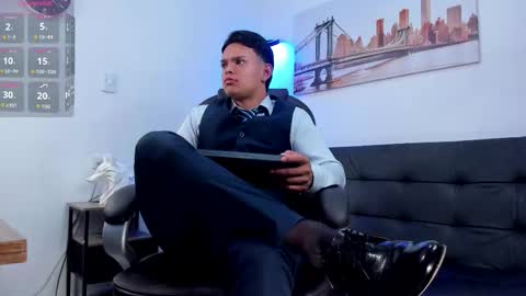 Snapshot of nino_bonnucci chatting on October 7, 7:07 pm nino_bonnucci online show from October 7, 7:07 pm