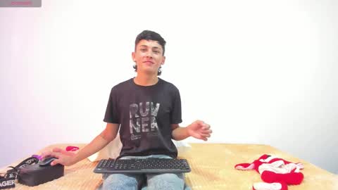 Noah online show from March 25, 6:34 pm