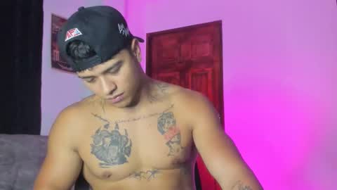 noah_223 online show from April 24, 2:47 am