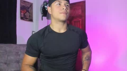 noah_223 online show from April 23, 5:56 am