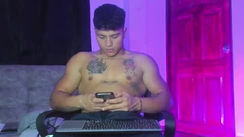 noah_223 online show from November 29, 12:23 am