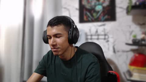 Snapshot of noah_89r chatting on January 24, 8:11 pm Sebastian online show from January 24, 8:11 pm