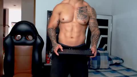 Noah Harris01 online show from February 13, 3:39 pm