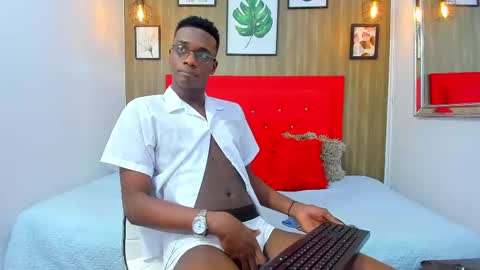 Snapshot of noah_johes chatting on February 18, 3:10 am noah_johes online show from February 18, 3:10 am