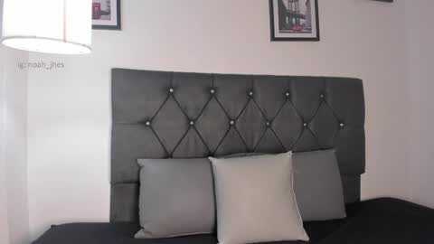 noah_johes online show from April 19, 3:39 am