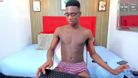 Snapshot of noah_johes chatting on February 19, 3:50 am noah_johes online show from February 19, 3:50 am