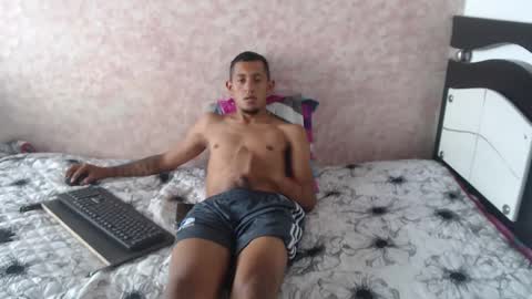 Snapshot of noah_roberts_ chatting on January 15, 6:19 pm Noah online show from January 15, 6:19 pm