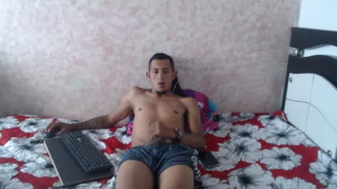 Snapshot of noah_roberts_ chatting on January 14, 10:02 pm Noah online show from January 14, 10:02 pm