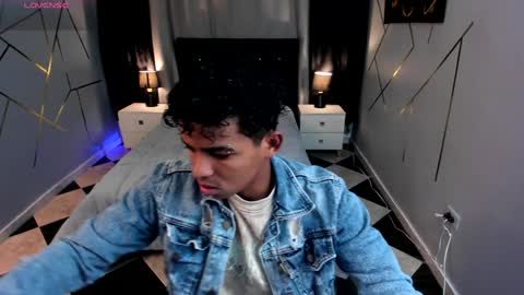 Snapshot of noah_smith04 chatting on January 29, 12:45 pm noah_smith04 online show from January 29, 12:45 pm