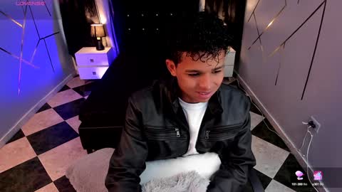 Snapshot of noah_smith04 chatting on January 26, 12:54 pm noah_smith04 online show from January 26, 12:54 pm